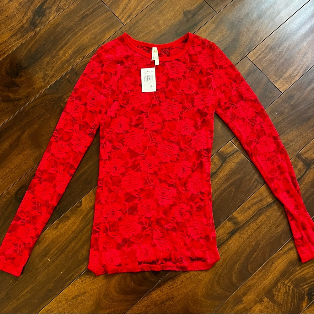 Color Story Red Fitted Graphic Long Sleeve Blouse